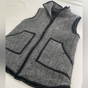 Herringbone black and white vest